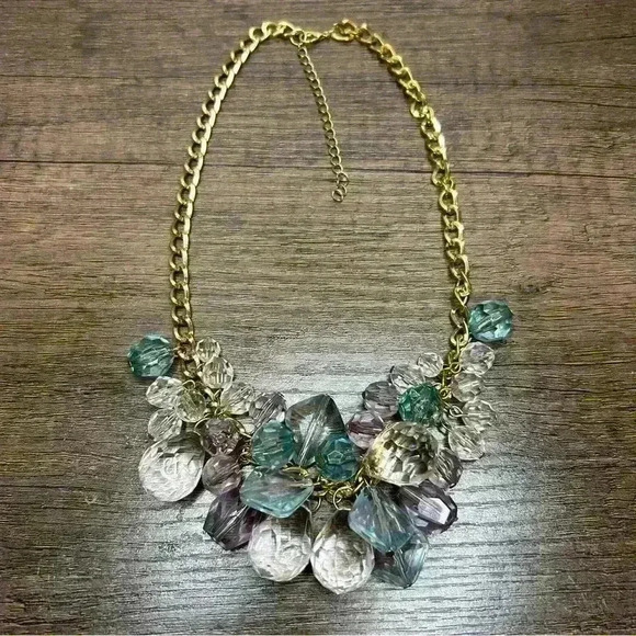 Bunch of Pretty Large Crystals Gold Tone Statement Necklace - Picture 3 of 3